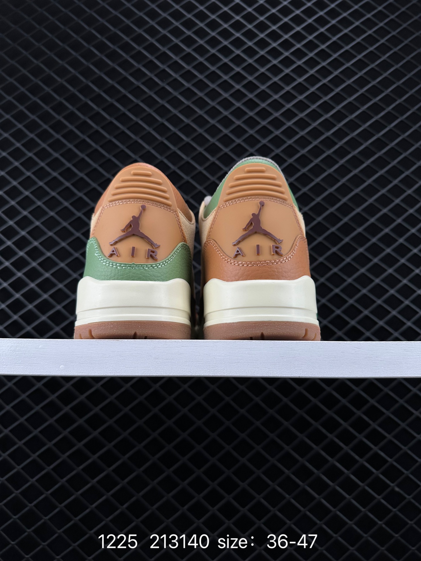 Nike Air Jordan 3 Retro”Desert Cement“